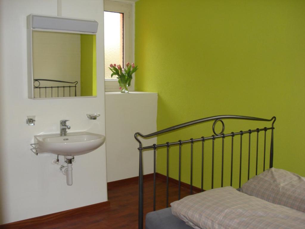 Hostel Lion Lodge Luzern Szoba fotó